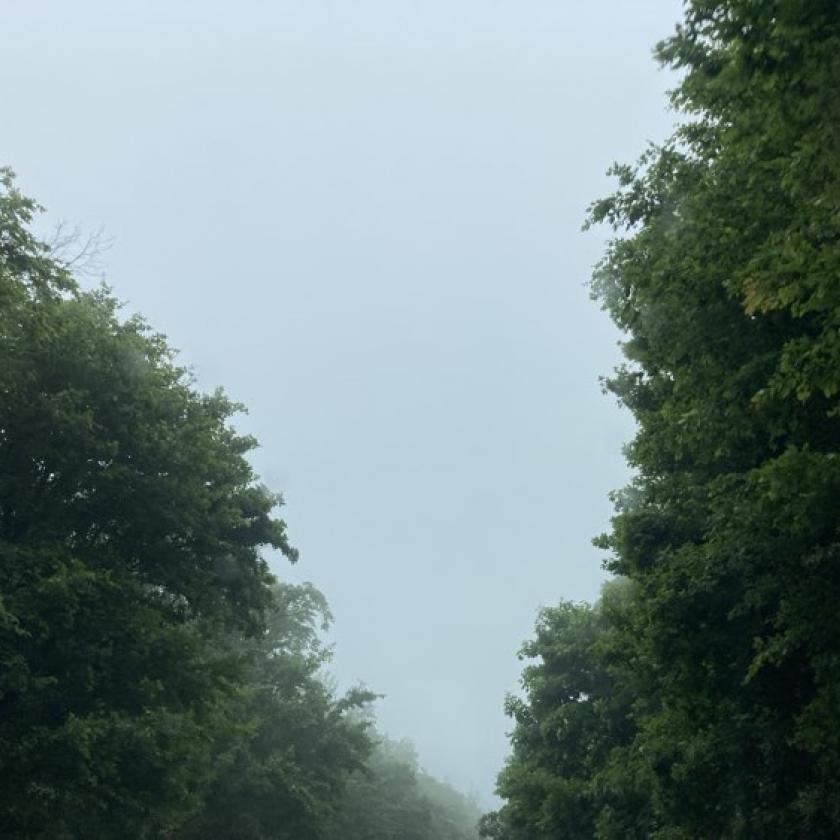 A napsütés mellett elszórtan záporokra kell számítani