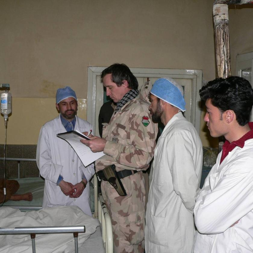 Afganisztánt megjárt magyar orvos ezredes: Az sem mindegy, evett-e Fico a merénylet előtt 
