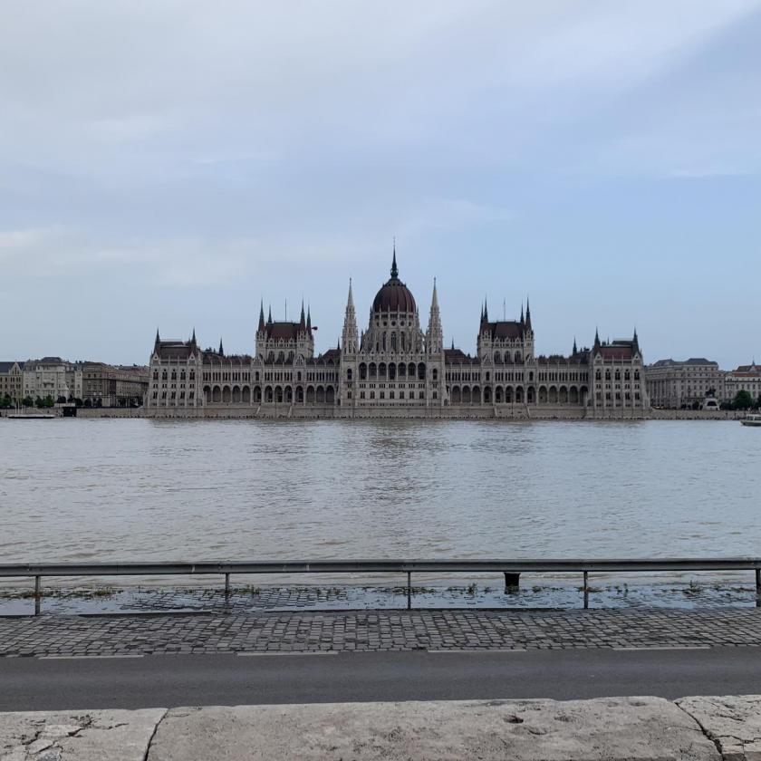 Országszerte számíthatunk záporokra, zivatarokra