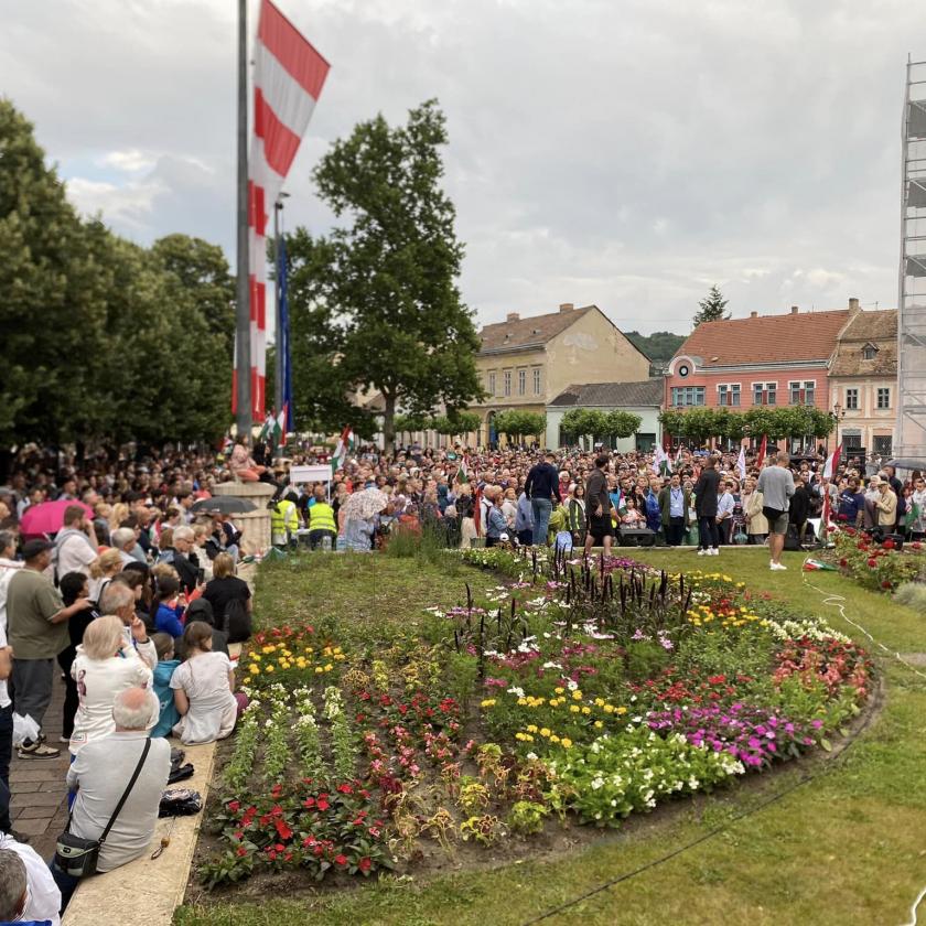 Az önkormányzati választásokat készíti elő Magyar Péter az ellenzéknek 