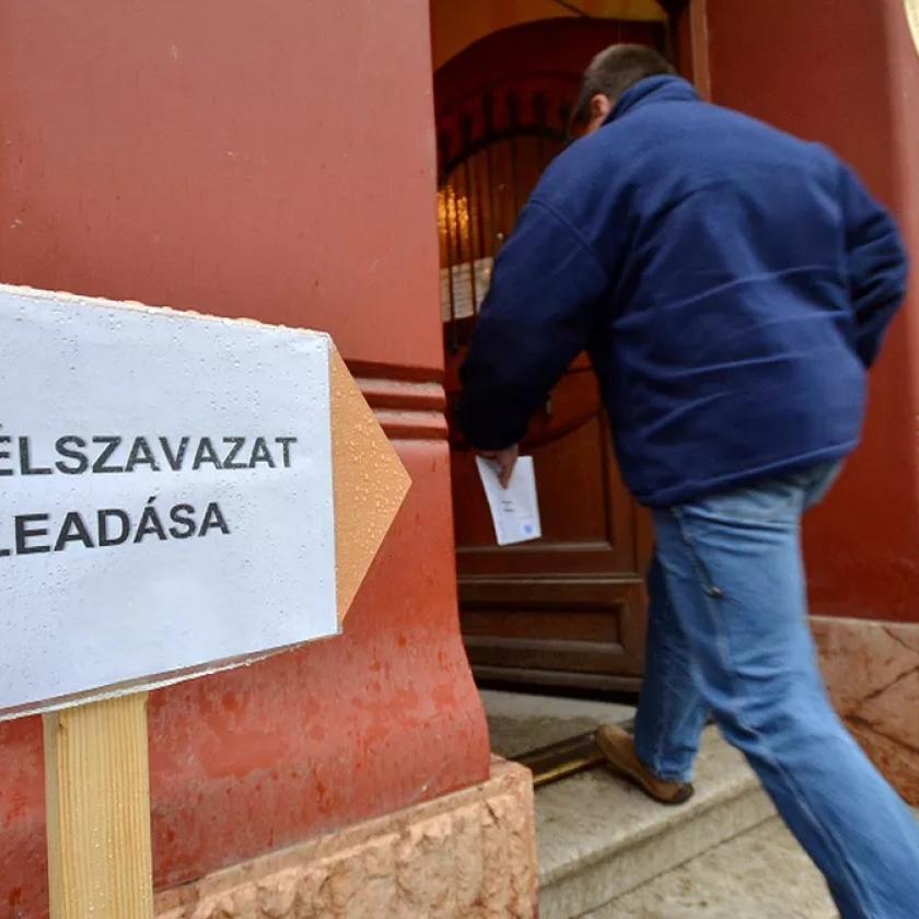 A Fidesz tényleg megcsinálhatja a határon túli választókerületeket a kétharmad bebiztosítására