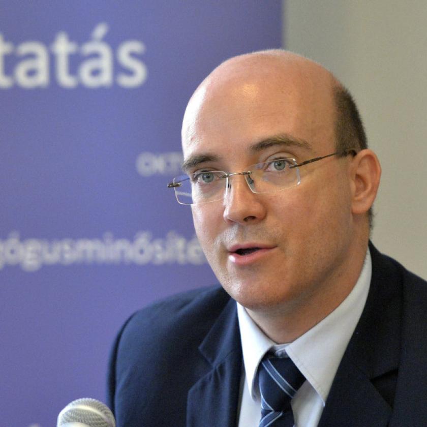 Maruzsa Zoltán a mobilszabályról: ösztönzőleg hathat a tanulási eredményre és a diákok kapcsolatára