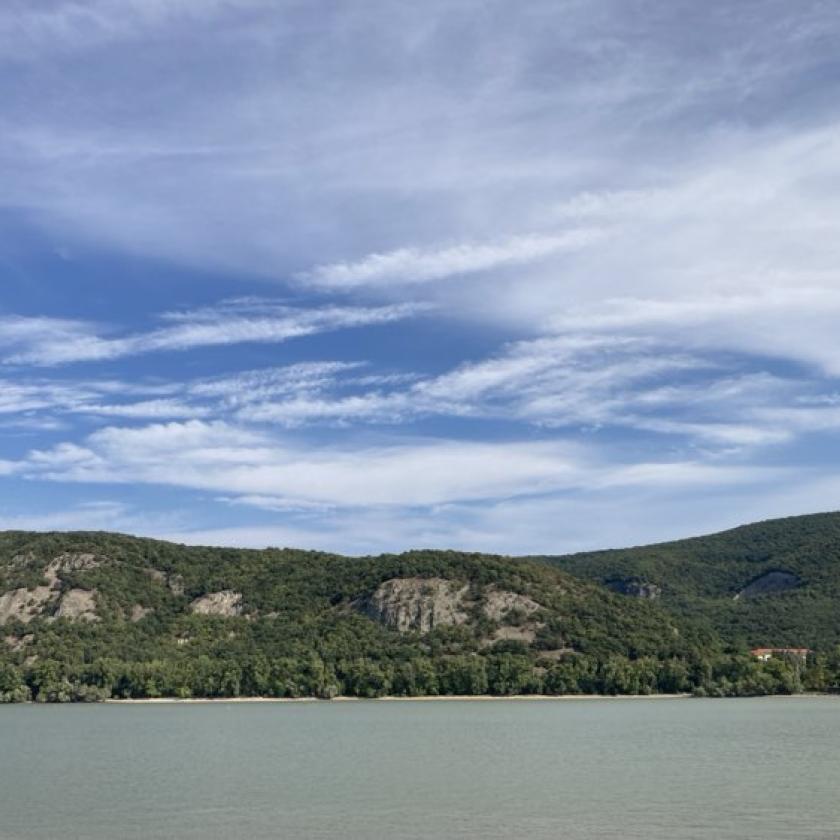 Perzselő hőség egy-egy zivatarral