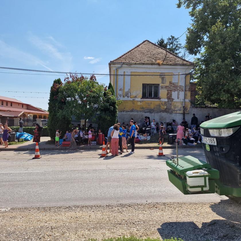 Ukrajnai menekülteket köztük kárpátaljai magyarokat tett az utcára Orbán Viktor kormánya