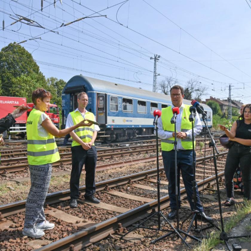 Kedd délelőtt indulhat újra a forgalom a Keleti pályaudvaron