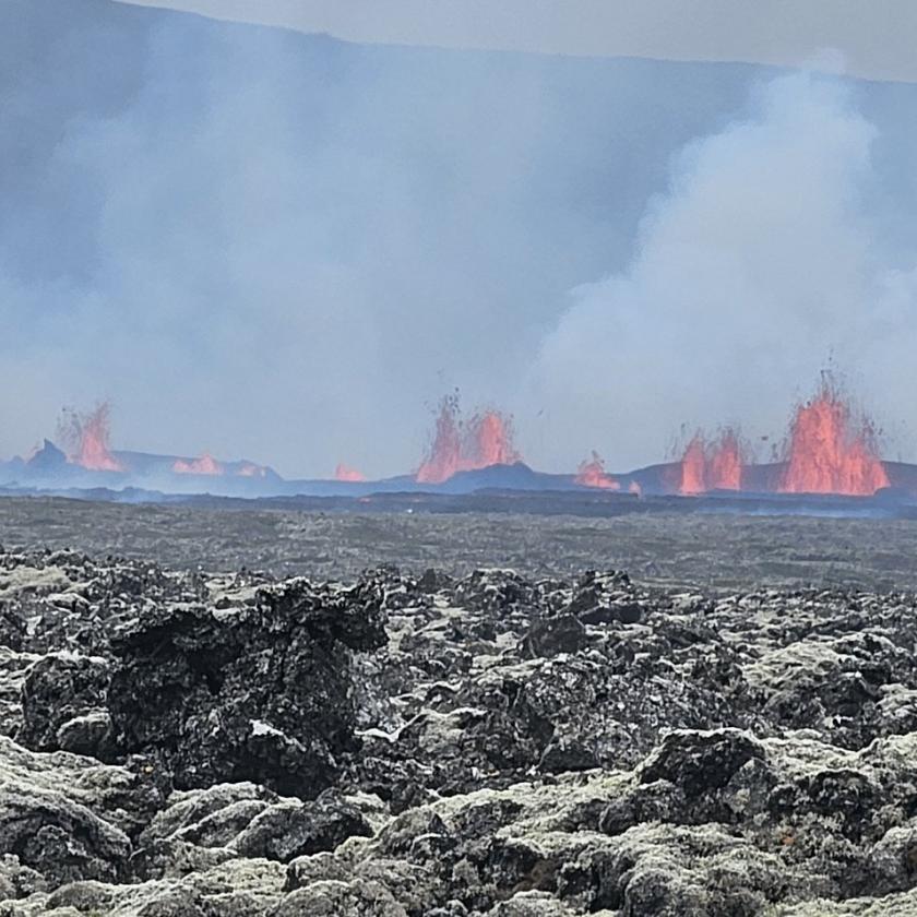 Négy kilométer hosszúságban megnyílt a föld Izlandon a vulkánkitörés miatt