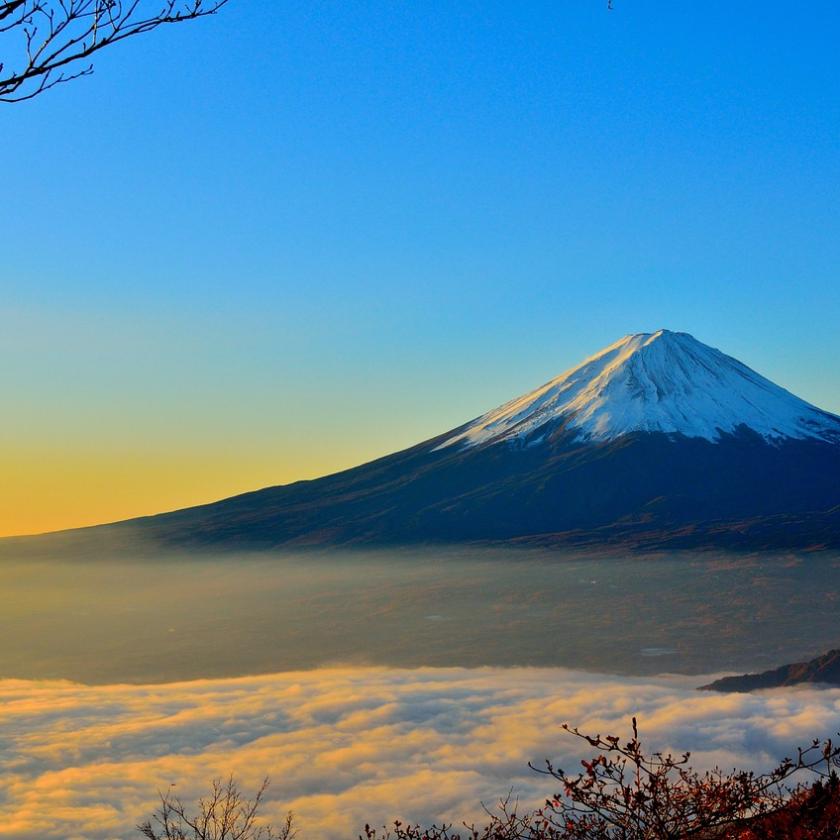 A japán kormánykoalíció elvesztette parlamenti többségét a vasárnapi országos választásokon, ami bizonytalanságot okozott a következő kormány összetételét és a világ negyedik legnagyobb gazdaságának kilátás