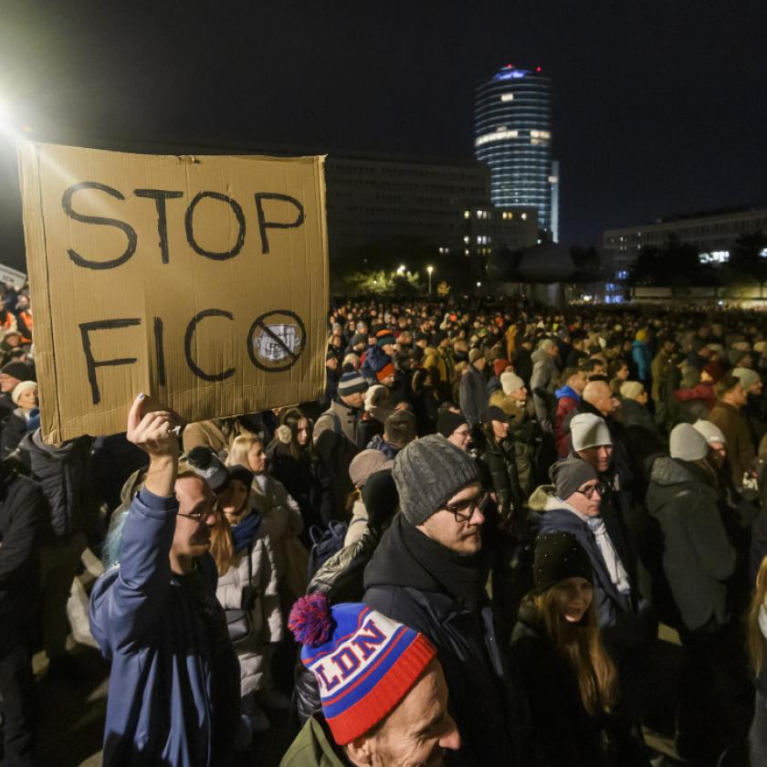 Fico ellen tüntettek Szlovákiában a bársonyos forradalom évfordulóján 