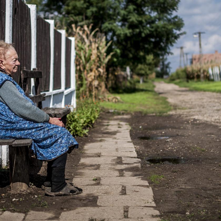 Döntött a kormány, szűkítenék a 13. havi nyugdíjban részesülők körét 