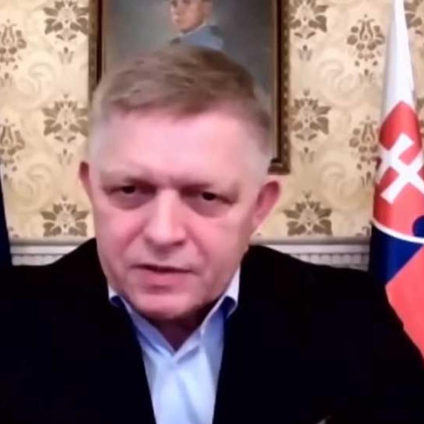 Robert Fico Moszkvába utazik Putyinnal parádézni