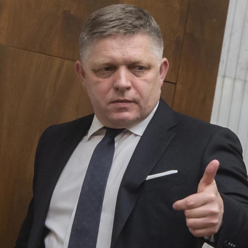 Robert Fico bejelentette, mit tesz Szlovákia, ha az Egyesült Államok "kivonul" az ukrán ügyből