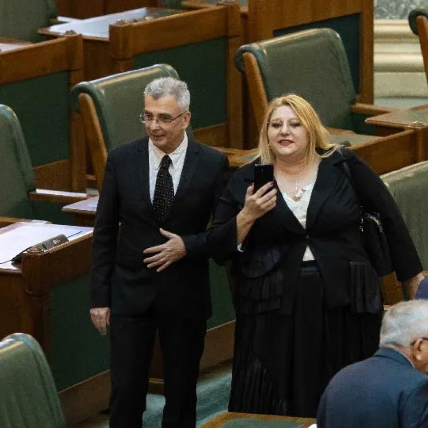 Botrányok közepette alakult meg az új román parlament