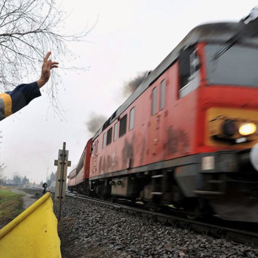 Csak látszólag lett 1100 fővel több vasutas