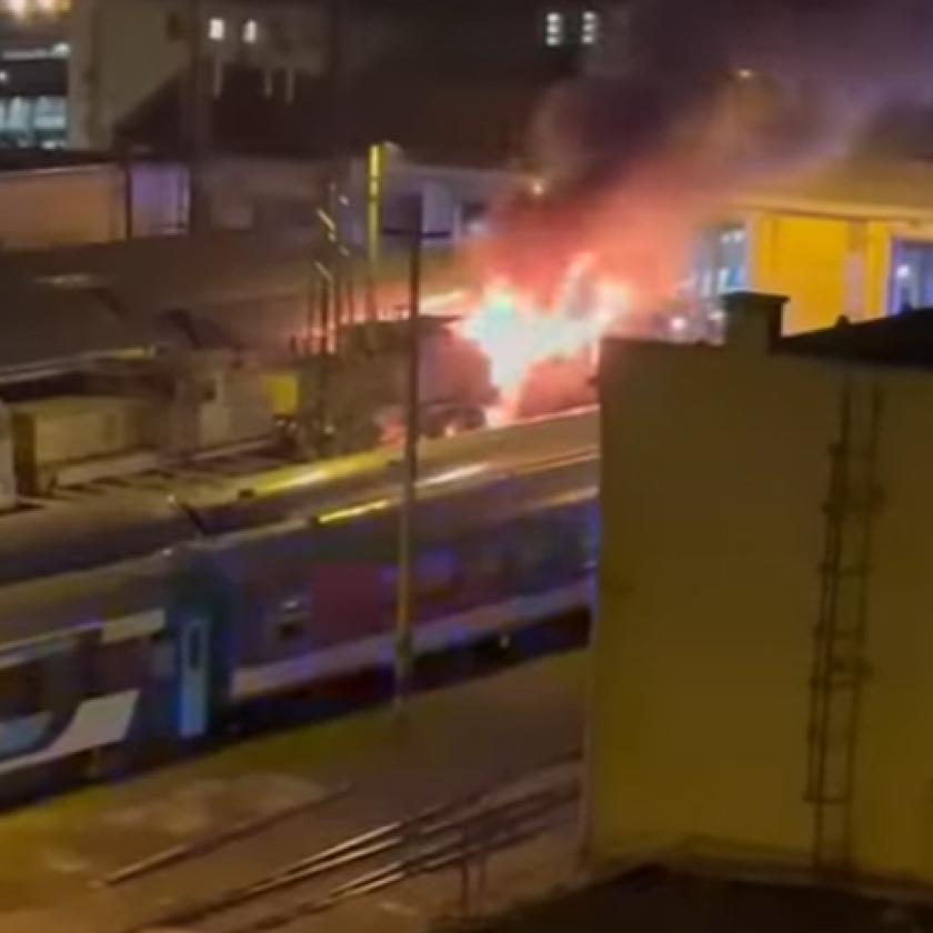 Kigyulladt egy mozdony a Keleti pályaudvaron – VIDEÓ