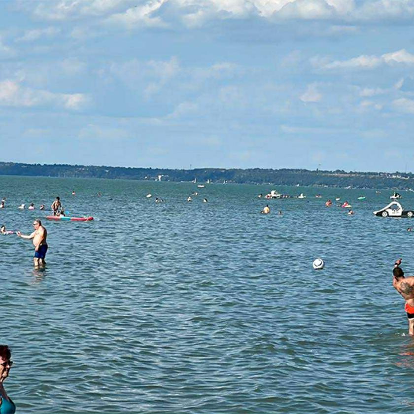 Büntetni fognak a balatoni szabadstrandokon